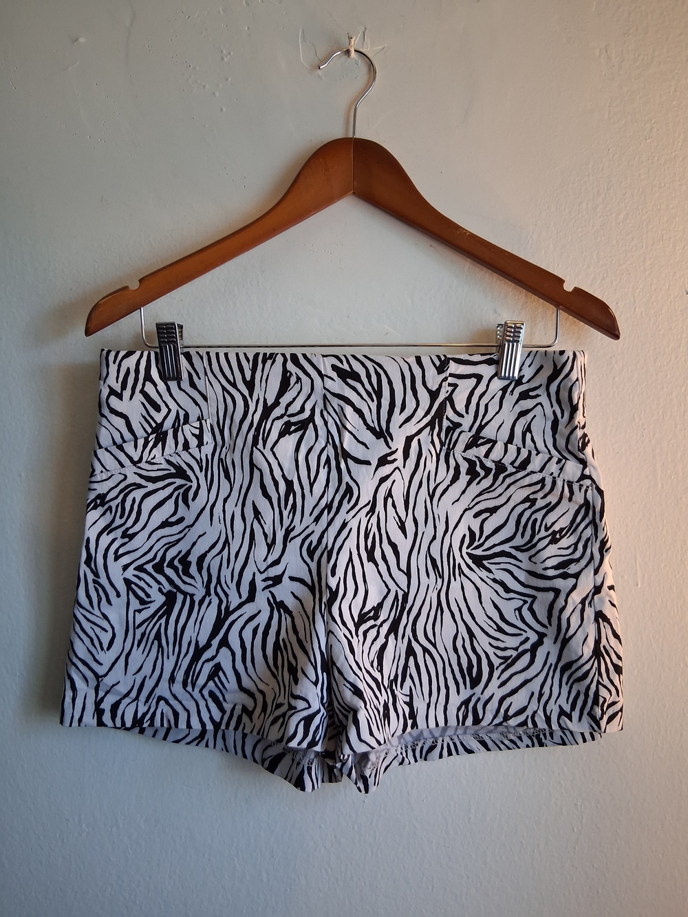 Joe Benbasset Zebra-Print High Waist Shorts - Black & White